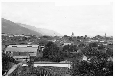 EU: Caracas, Venezuela: View over the city from a hill (1913), Caracas, 1913
