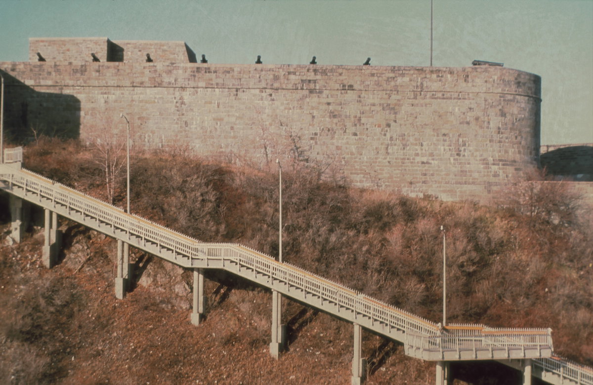 Citadelle, Québec Le bastion du Roi, face est, Quebec City, Canada, 1979
