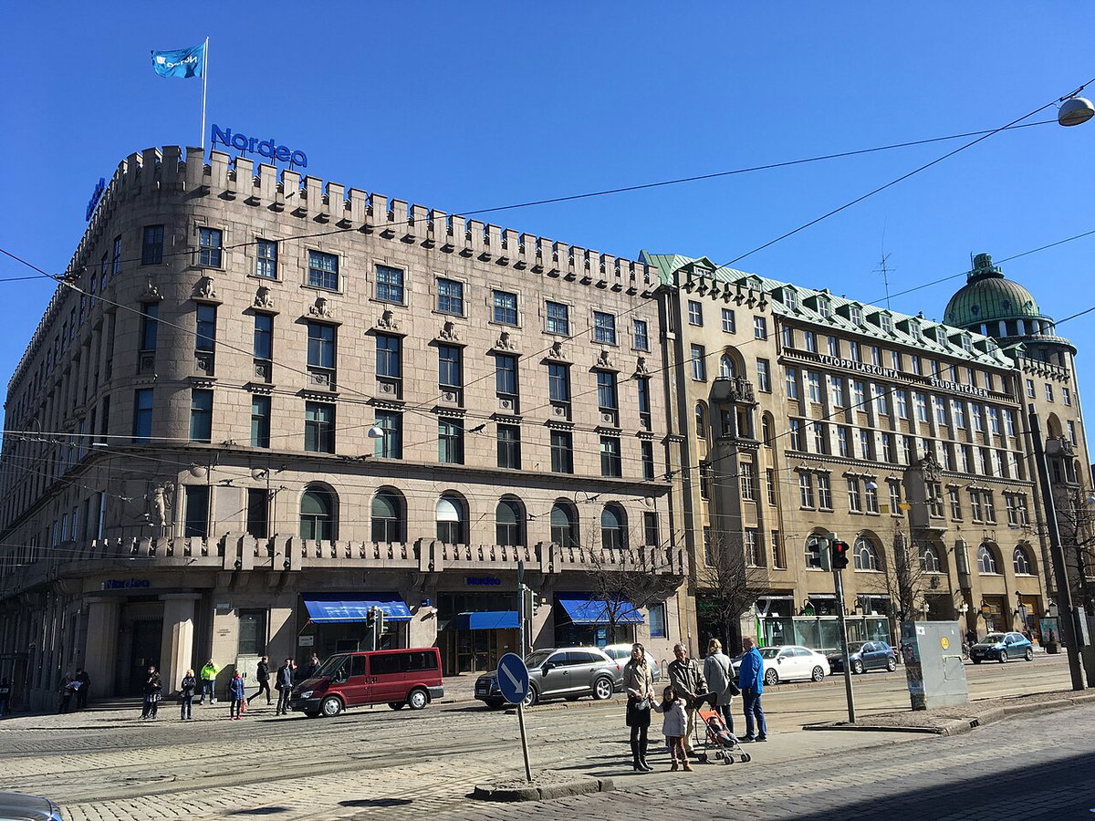 Commercial building and median island, Helsinki, Finland, 2018