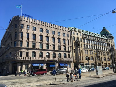 Commercial building and median island, Helsinki, 2018
