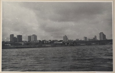 EU: Abidjan merelt vaadatuna (1973), Abidjan, 1973