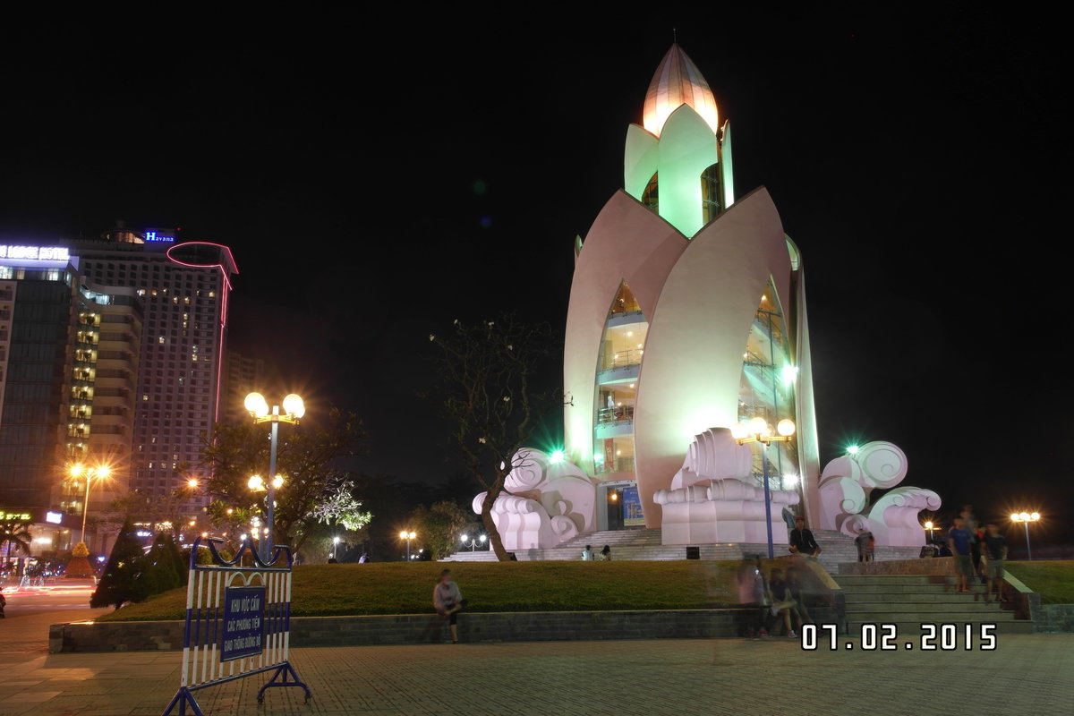 Công Viên và bãi biển Nha Trang buổi tối, Nha Trang, Vietnam, 2015