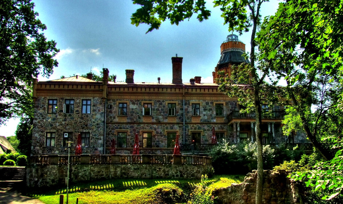 Siguldas jaunā pils, Sigulda, Latvia, 2010