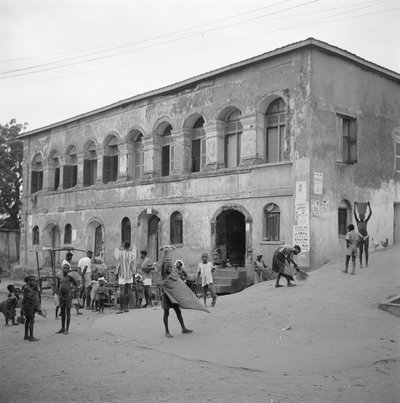 Stadhuis Lime Street, voorgevel - - RCE, Elmina, 1969