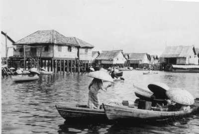 EU: Prodavačky na loďkách (1934), Bandar Seri Begawan, Brunei, 1934
