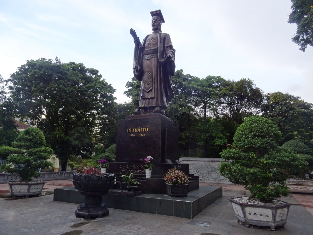 Lý Thái Tổ monument, Hanoi, Vietnam, 2018