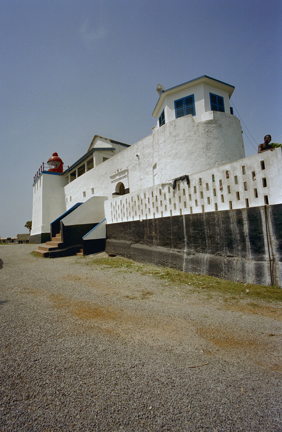 Overzicht voorgevel - Sekondi - - RCE, Sekondi-Takoradi, Ghana, 2000