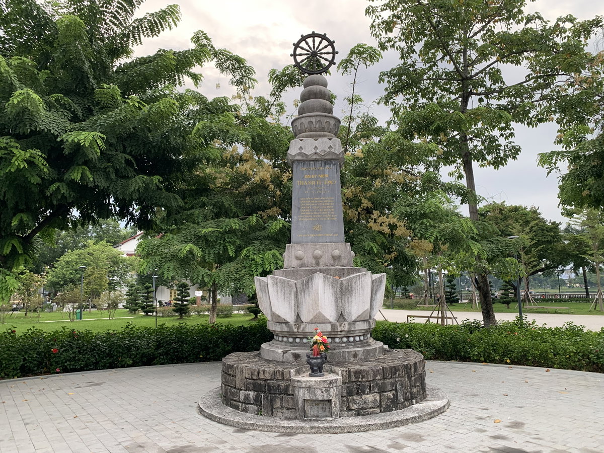 Đài Kỷ Niệm Thánh Tử Đạo, Huế 01, Hue, Vietnam, 2024