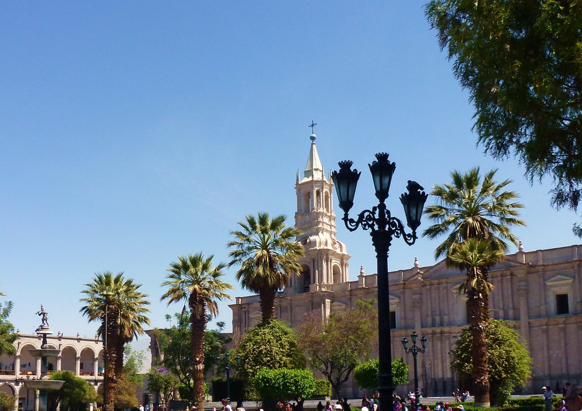 Arequipa.- La place d'armes et la Cathédrale, Arequipa, Peru, 2011
