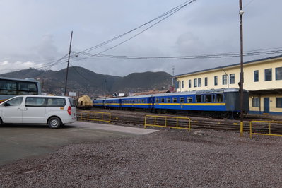 Inside Wanchaq station.jpg 02, Cusco, 2017