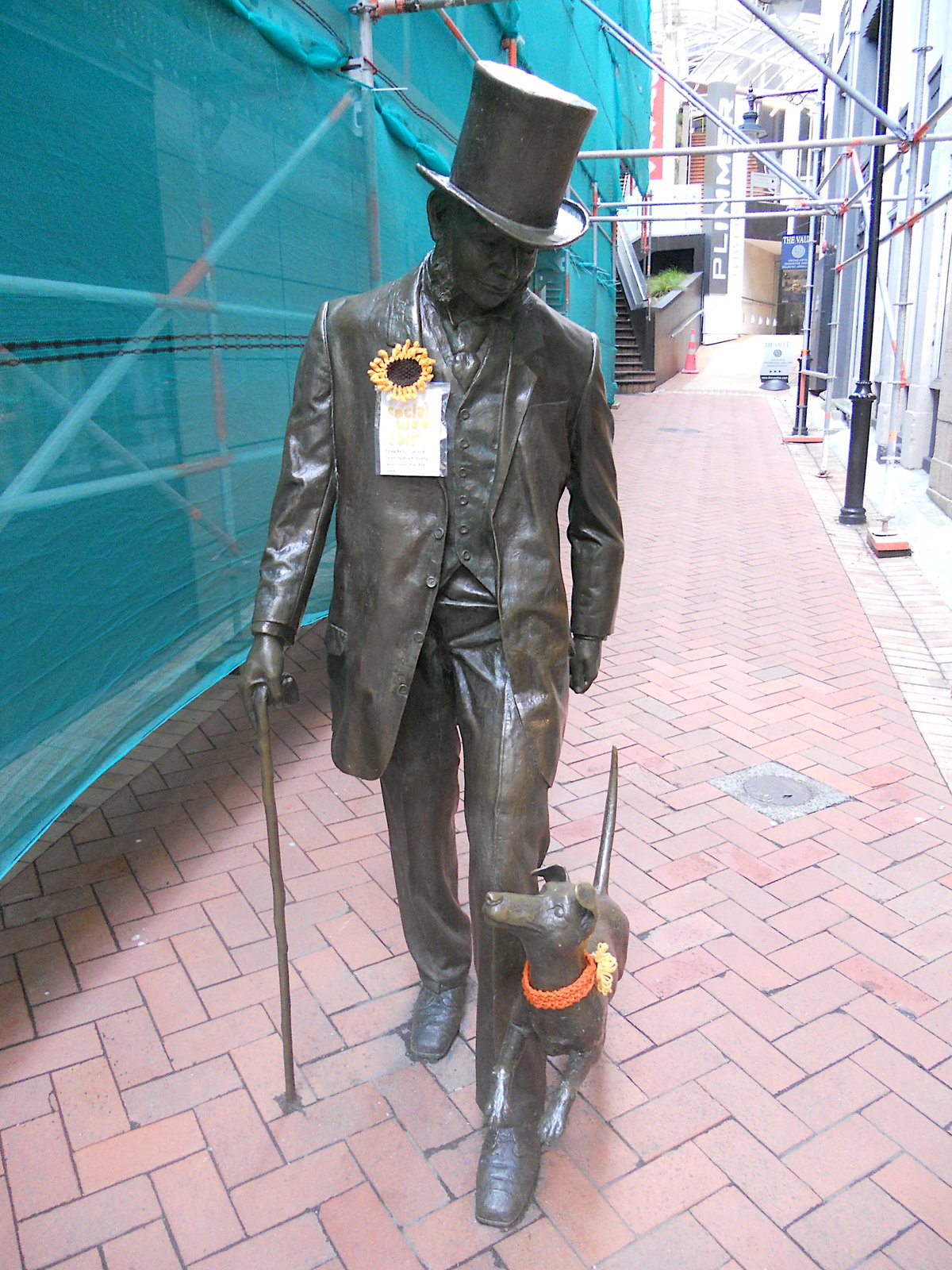 Wool accessories for iconic Wellington sculpture, Wellington, New Zealand, 2013