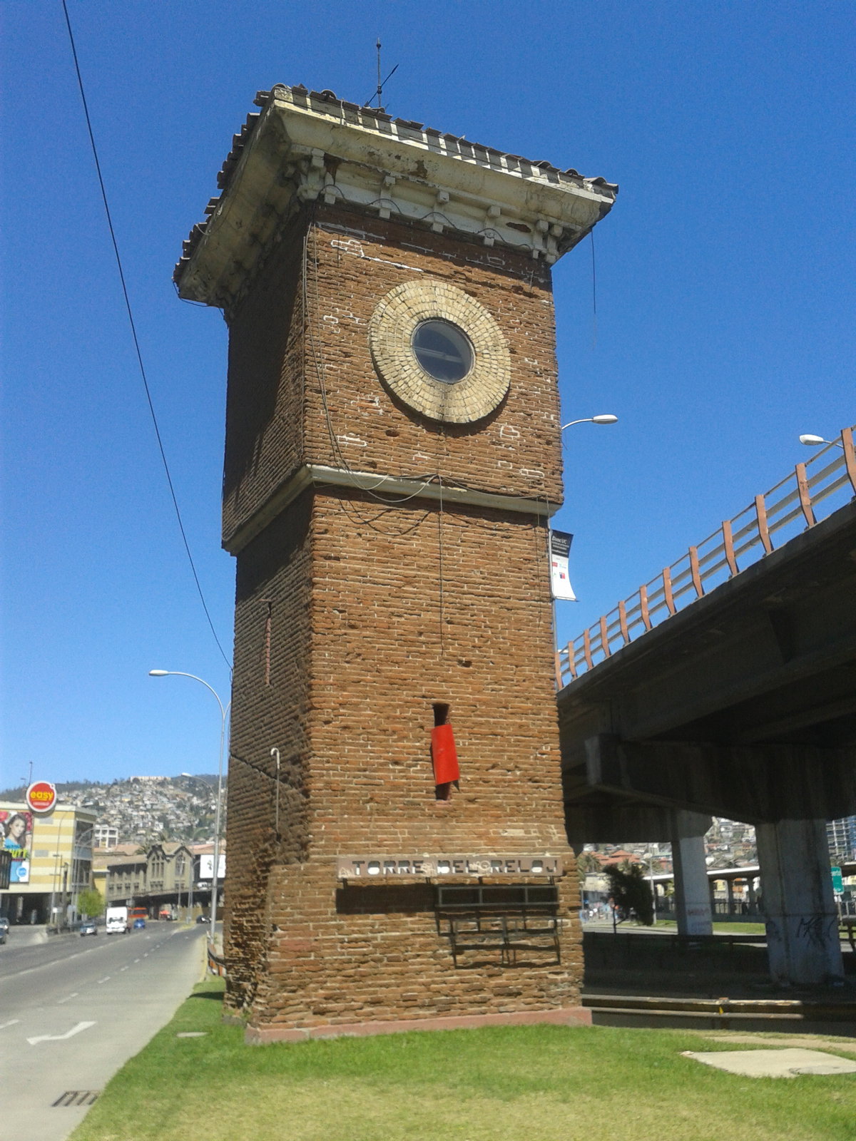 Reloj valpo entrada2, Valparaíso, Chile, 2013