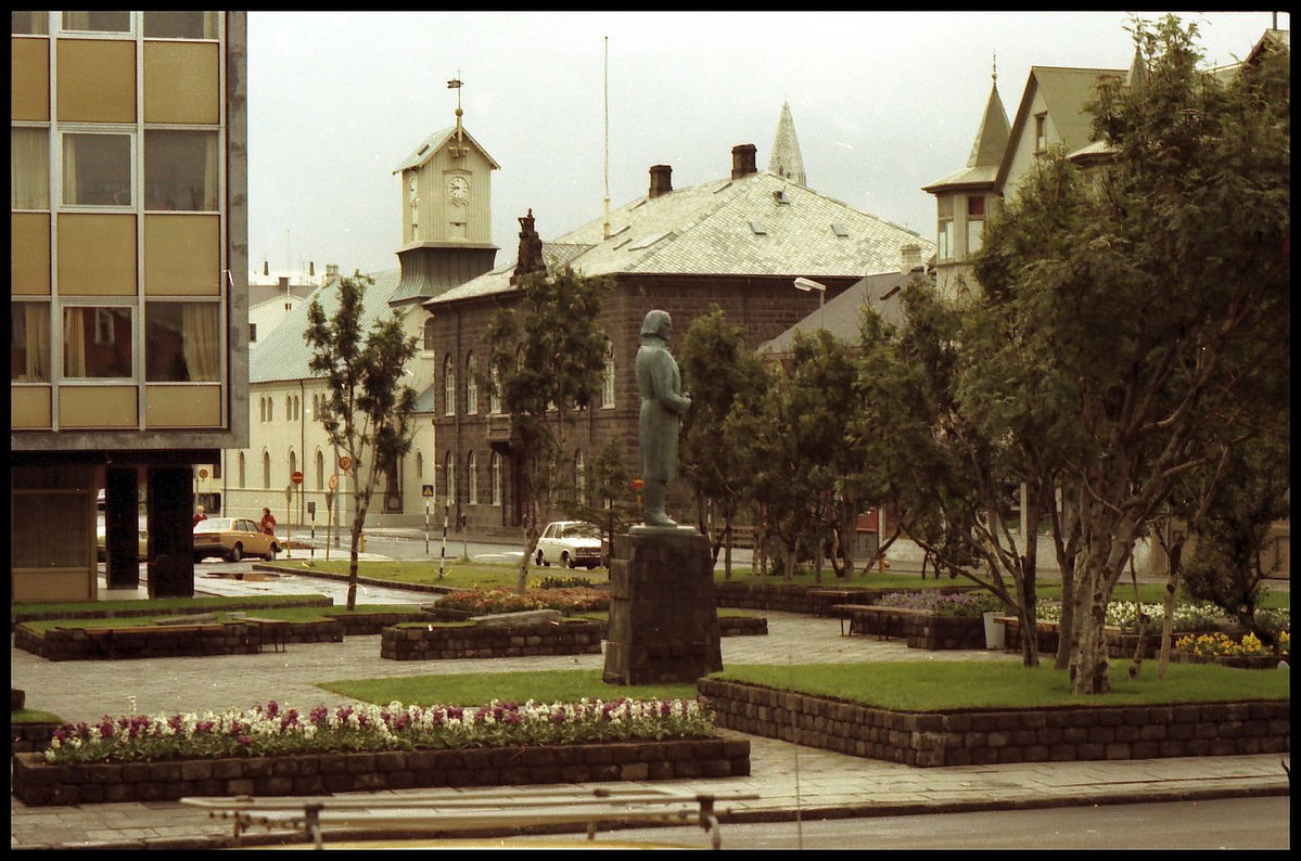 Reykjavík- Austurvöllur mit Parlament und Kirche - LABW - Staatsarchiv Freiburg W 134 Nr, Reykjavik, Iceland, 1976