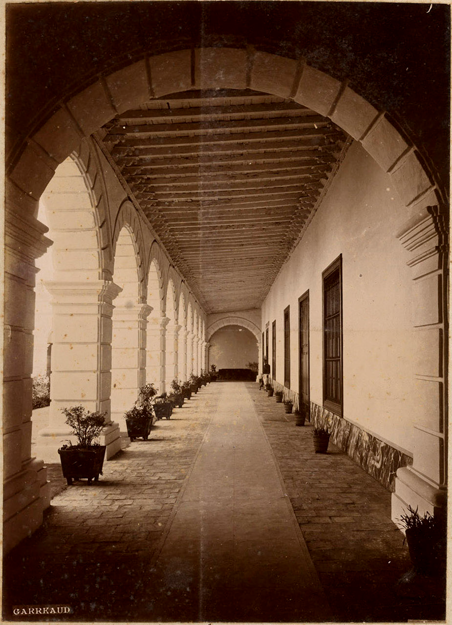 N° 431. Trujillo, galería del palacio de justicia, Trujillo, Peru, 1900