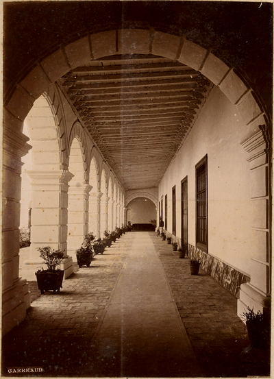 N° 431. Trujillo, galería del palacio de justicia, Trujillo, 1900