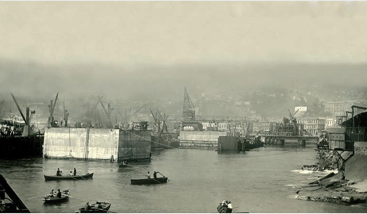 Inicio construcción del molo, Valparaíso, Chile, 1917