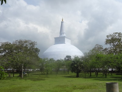 Ruwanwelisaya Stupa 03, Anuradhapura, 2013