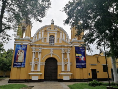 Façana de l'església de Santa Ana a Trujillo, Trujillo — photos through time