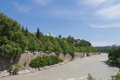 Kutaisi, Rzeka Rioni widziana z Mostu Łańcuchowego, Kutaisi, 2014