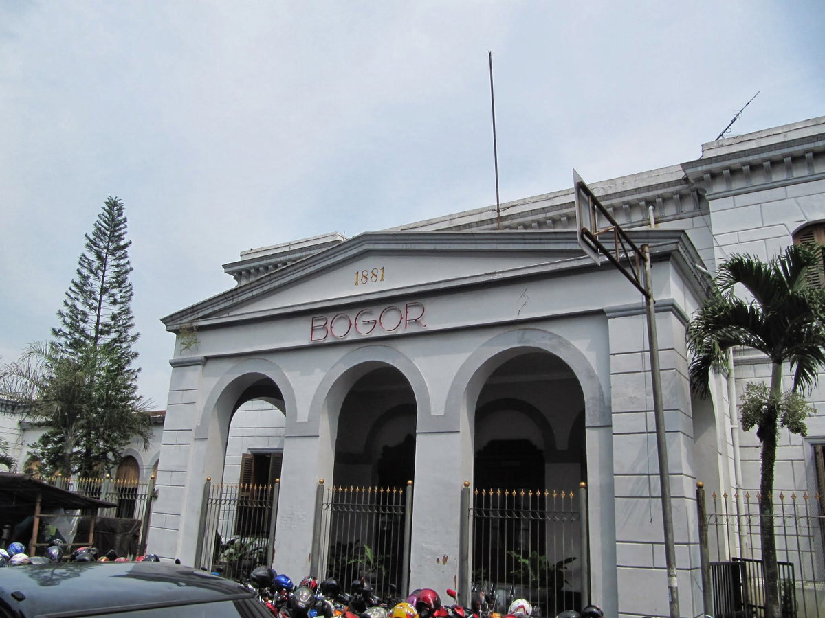 Station, Bogor, Indonesia, 2013