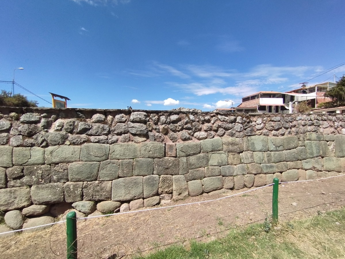 Sitio arqueológico Waka Sapantiana, Distrito de Cusco 05, Cusco, Peru, 2023