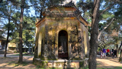 Temple bell, Thiên Mụ Pagoda, Hue, Hue, 2012