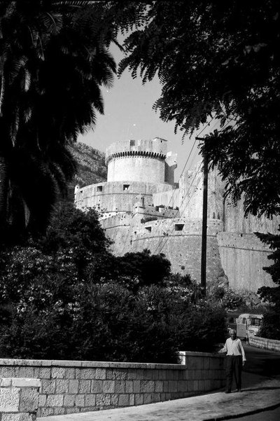 EU: Dubrovnik: Durchblick zum Minceta Turm (1961), Dubrovnik, 1961