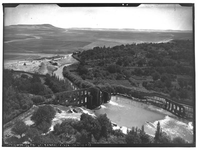 Ifpo Syrie, gouvernorat de Hama, trois norias de Hama, vue aérienne oblique, Hama, 1937
