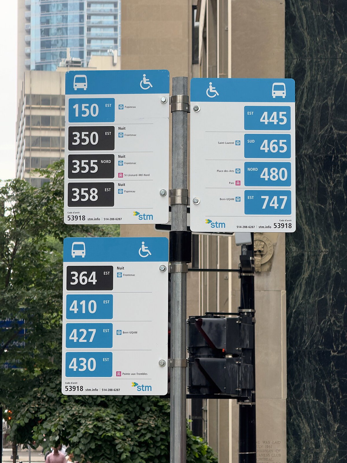 STM arrêt bus René-Lévesque-Union 3 panneaux, Montreal, Canada, 2025