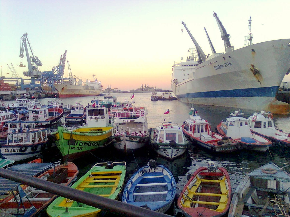 Puerto de Valparaiso, Chile, Valparaíso, Chile, 2010