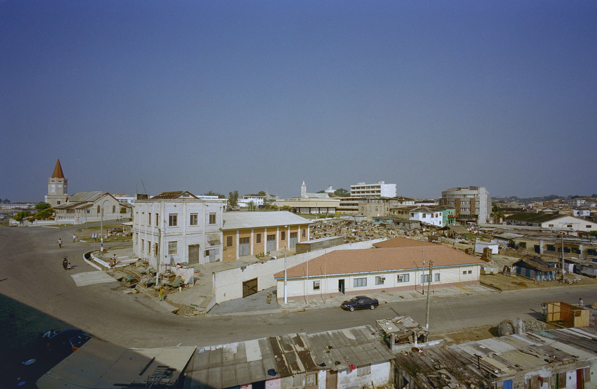 Stadsgezicht vanaf Cape Coast Castle - Cape Coast - - RCE, Cape Coast, Ghana, 2000