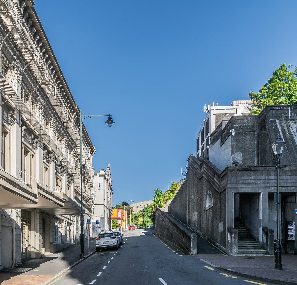 Dowling Street in Dunedin, Dunedin, New Zealand, 2017