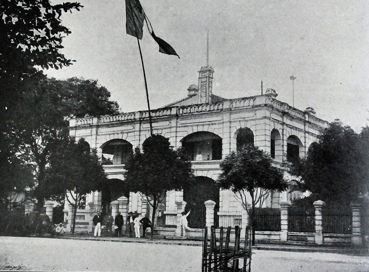 Hanoi City Hall residence and its European staff, Hanoi, Vietnam, 1900