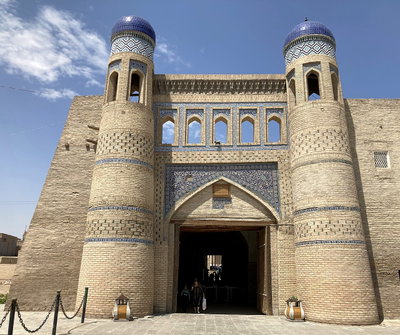 Itchan Kala east gate, Khiva — photos through time