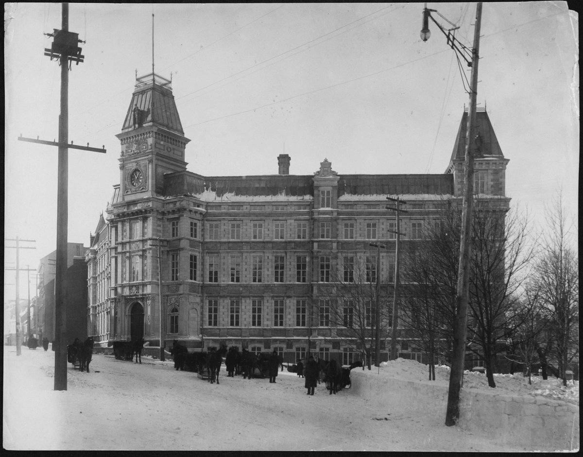 Quartier Vieux-Quebec - Angle de la rue Saint-Louis et du Tresor - Palais de justice BAnQ, Quebec City, Canada, 1900