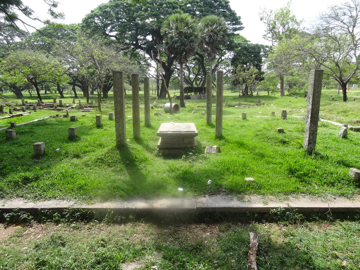 Swarnamali Mawatha, Anuradhapura, Sri Lanka, 2013