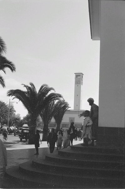 EU: Reisefotos Marokko. Casablanca. Straßenbild mit Blick zum Uhrturm (1939), Casablanca, 1939