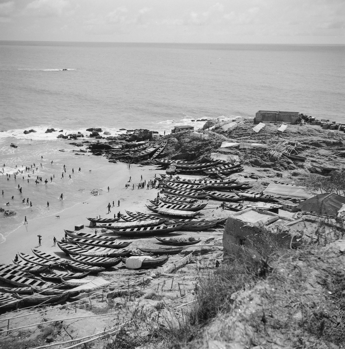 EU: Fort Nassau, uitzicht vanaf fort over baai (1966), Mouri, Ghana, 1966