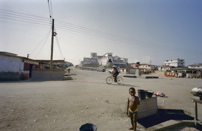 EU: Overzicht voorgevel met omgeving (2000), Shama, 2000