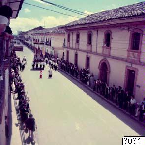 EU: Första majtåg i Popayán, fotografi, photograph (1955), Popayán, Colombia, 1955