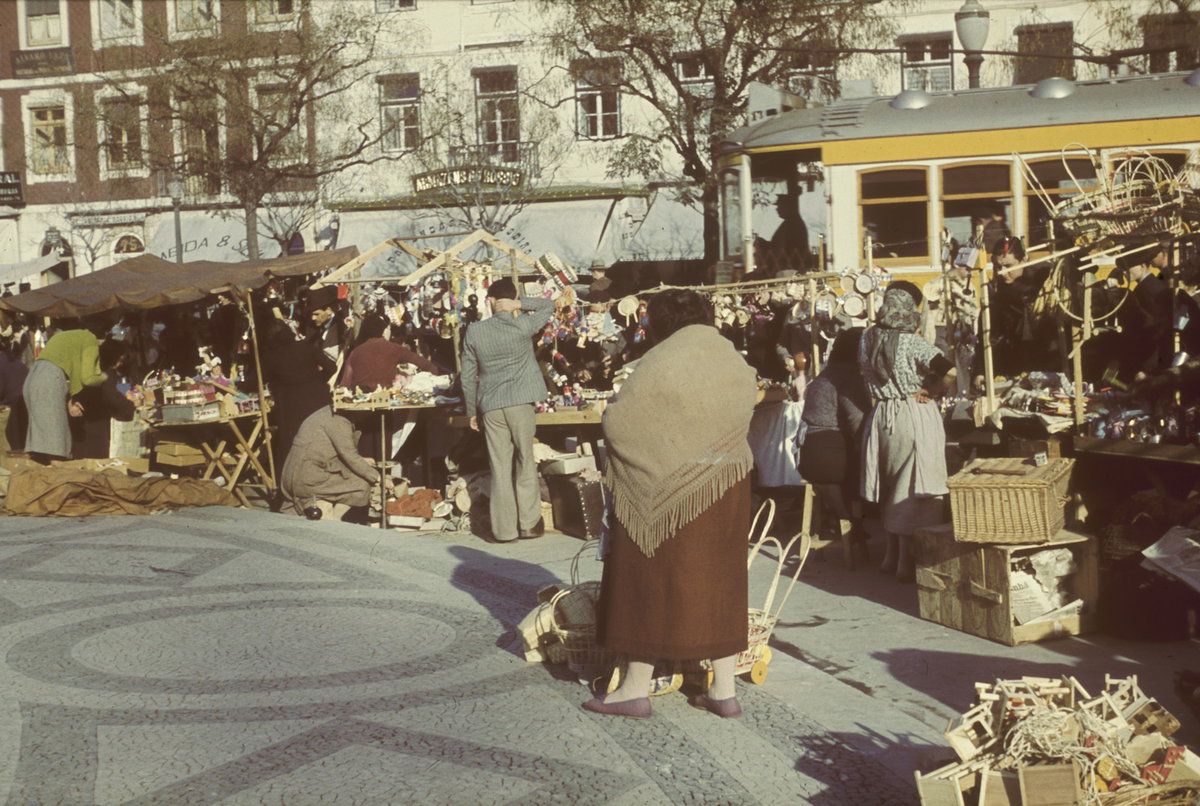 EU: Reisefotos Portugal. Lissabon, Placa do Rossio. Markttag (1939), Lisbon, Portugal, 1939