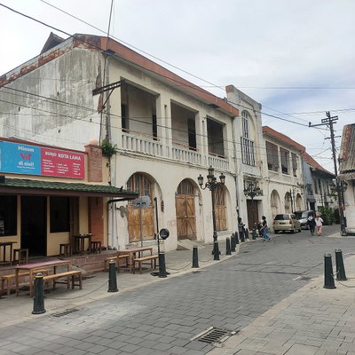 Gedung Telkom Semarang Creative Gallery, Semarang — photos through time