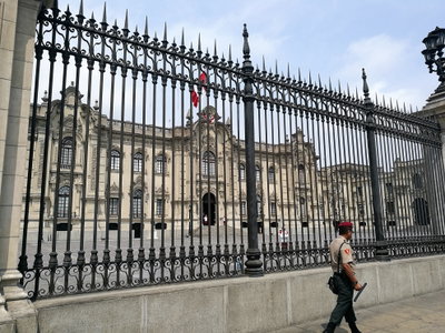 Palacio presidencial a la plaza mayor, Lima2, Lima, 2017