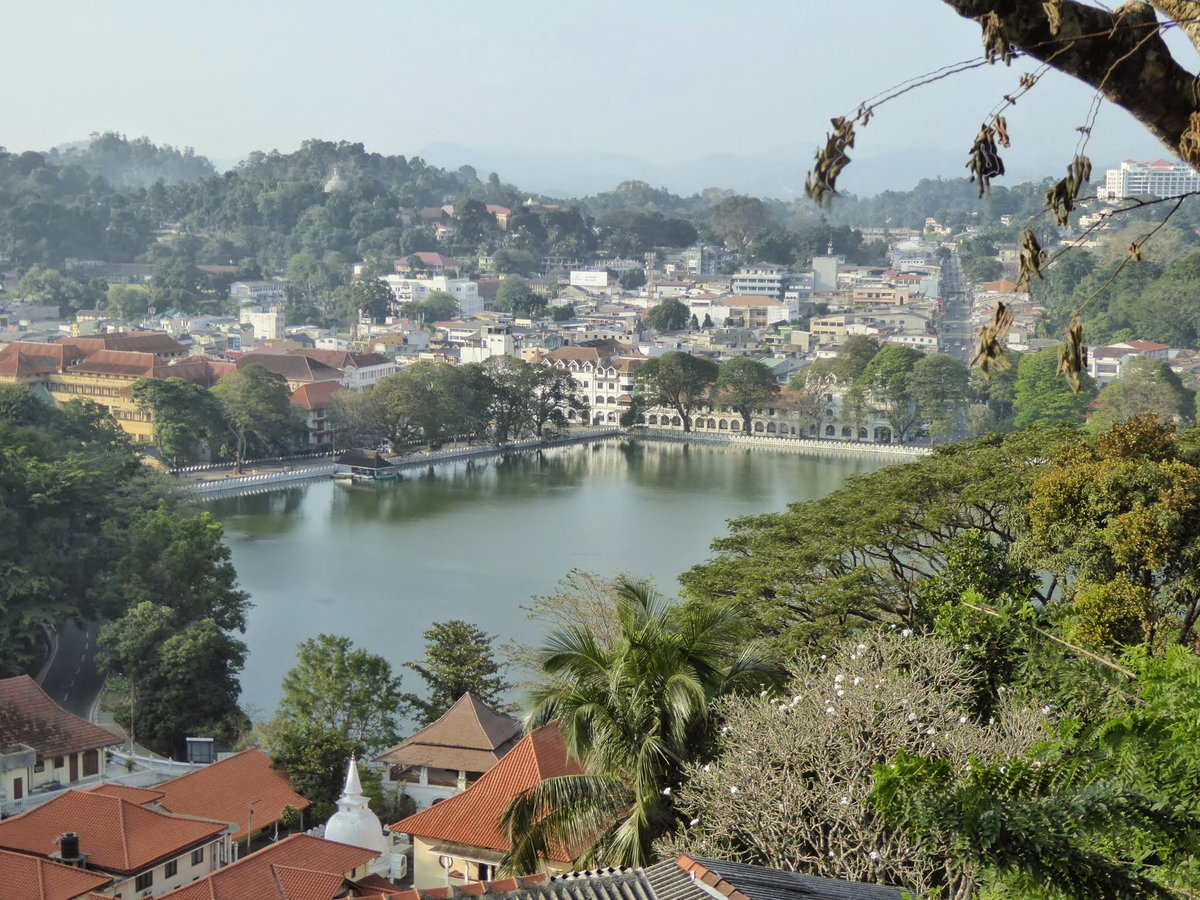 Kandy lake.Кirimuhuda. නුවර වෑව, Sri Lanka, Kandy, Sri Lanka, 2015
