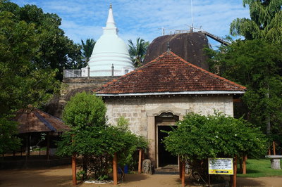 Isurumuniya Rock Temple, Anuradhapura, 2015