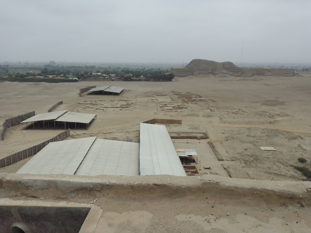 Vista de la Huaca del Sol y zona urbana, desde la huaca de la Luna, Trujillo, Peru, 2021