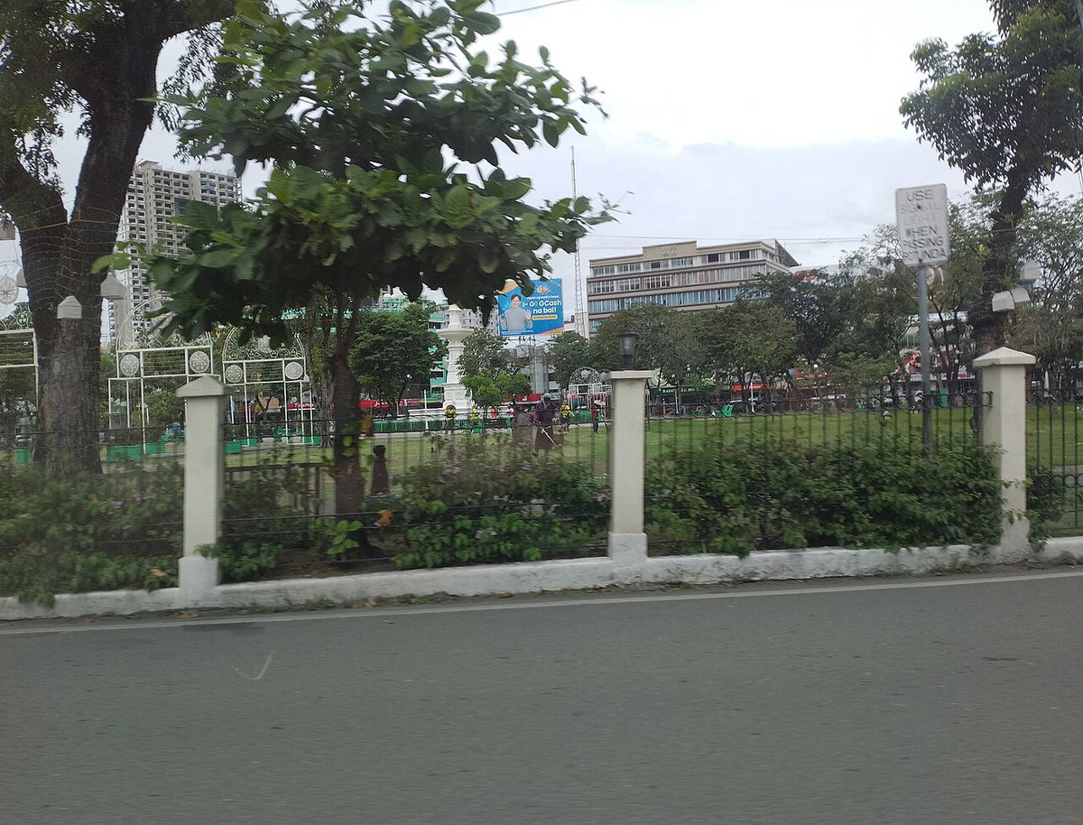Osmeña Fountain (02-17-2023), Cebu City, Philippines, 2023