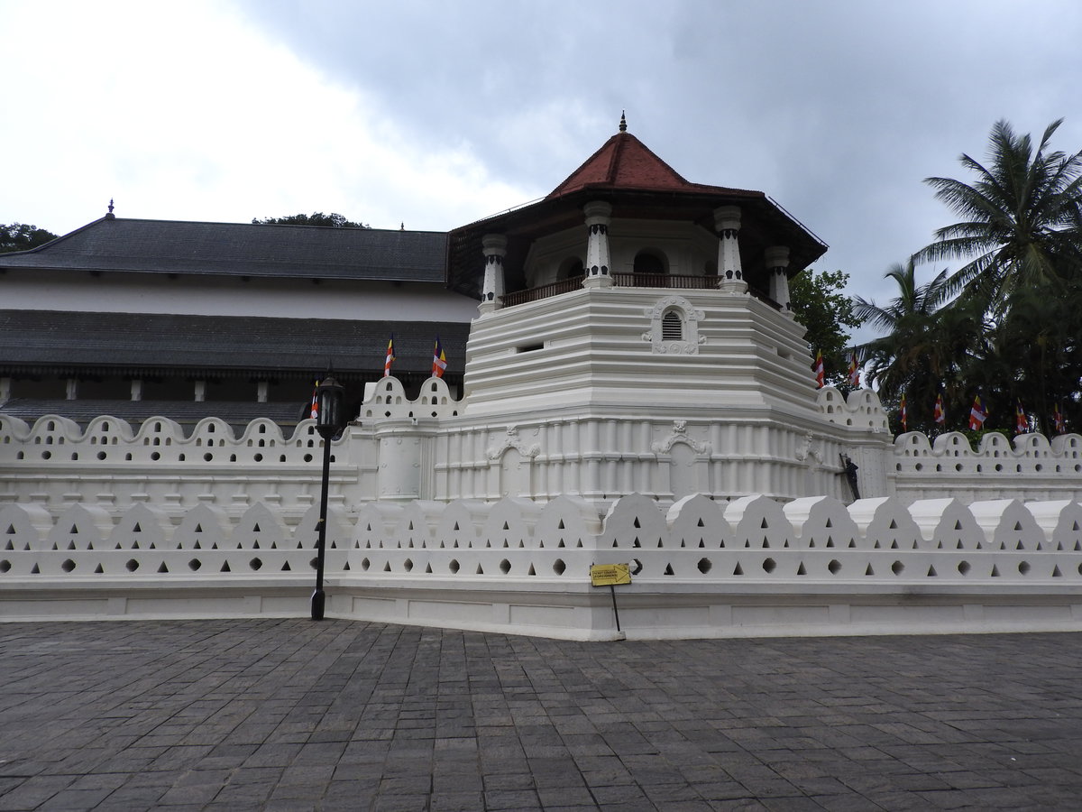 Sri Dalada Maligawa-32-kandy-Sri Lanka, Kandy, Sri Lanka, 2019
