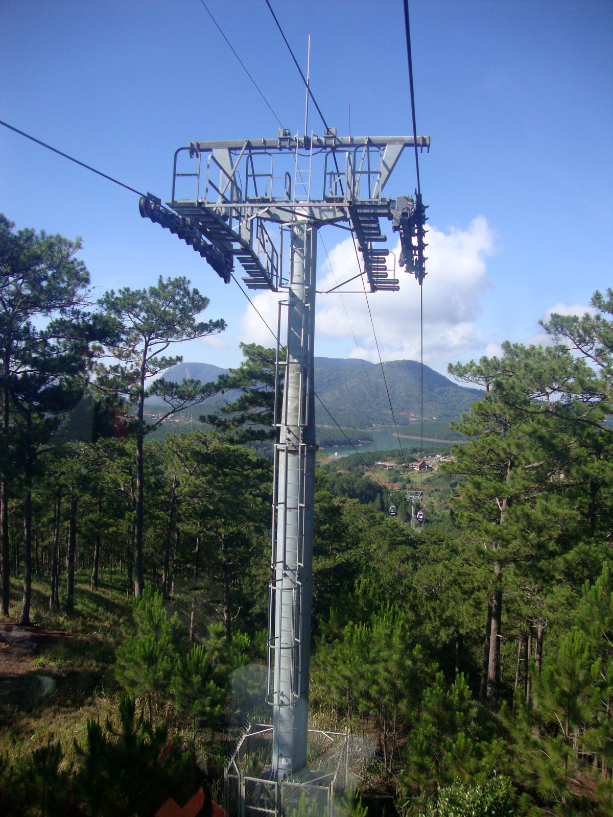 Cáp treo Đà Lạt, Da Lat, Vietnam, 2012