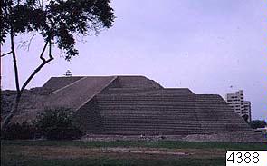 EU: Huallamarca, fotografi, photograph (1980), Lima, 1980